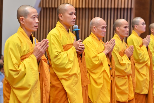 76th Dharma Light Program