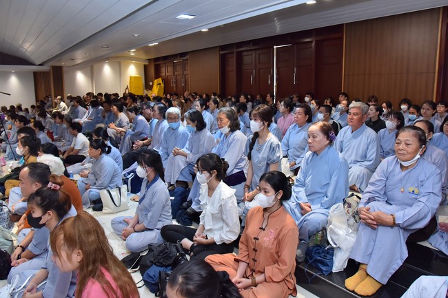 76th Dharma Light Program