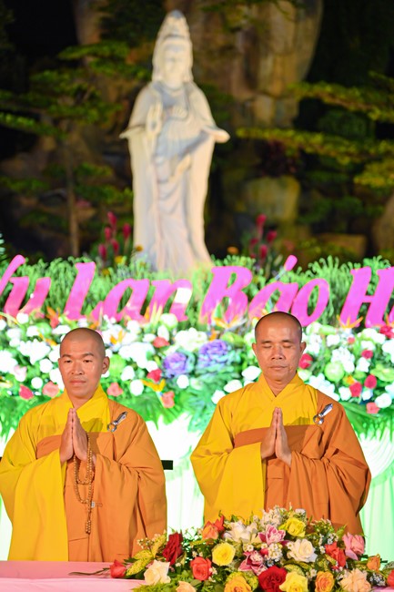 Ullambana Ceremony holding by Hieu and Thuong Group