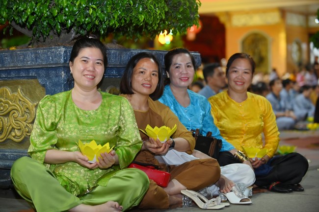 Ullambana Ceremony holding by Hieu and Thuong Group