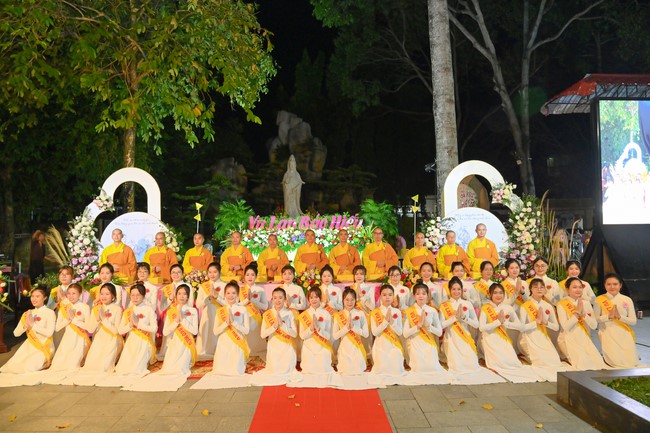 Ullambana Ceremony holding by Hieu and Thuong Group