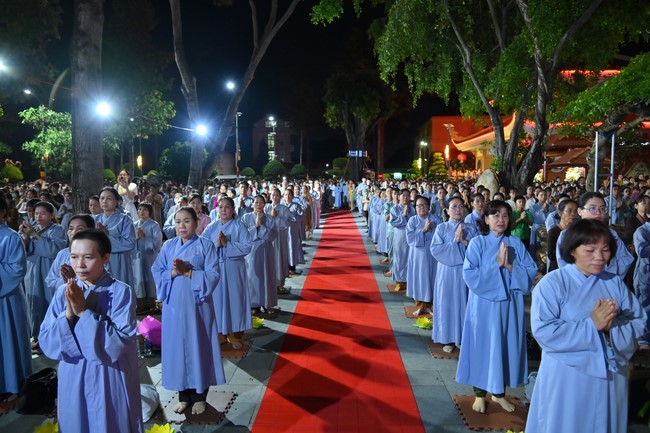 Ullambana Ceremony holding by Hieu and Thuong Group