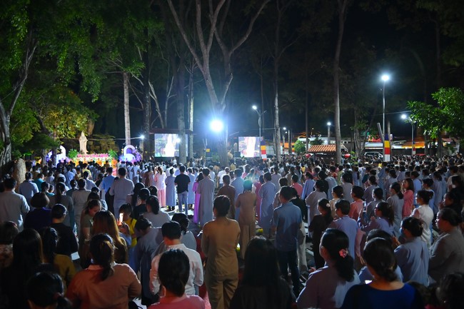 Ullambana Ceremony holding by Hieu and Thuong Group