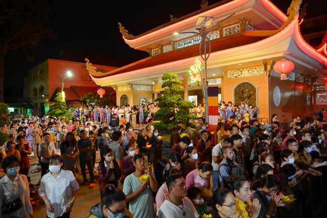 Ullambana Ceremony holding by Hieu and Thuong Group