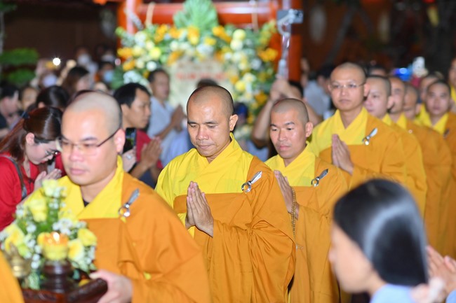 Ullambana Ceremony holding by Hieu and Thuong Group