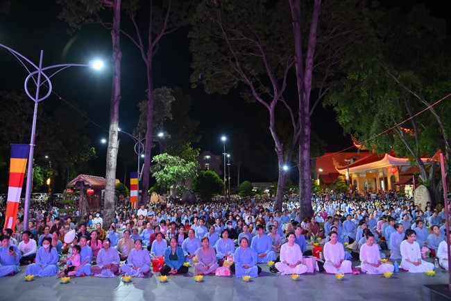 Ullambana Ceremony holding by Hieu and Thuong Group