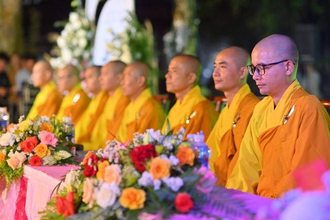 Ullambana Ceremony holding by Hieu and Thuong Group