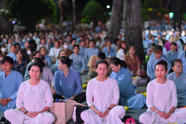 Ullambana Ceremony holding by Hieu and Thuong Group