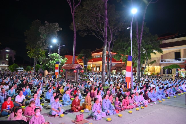 Ullambana Ceremony holding by Hieu and Thuong Group