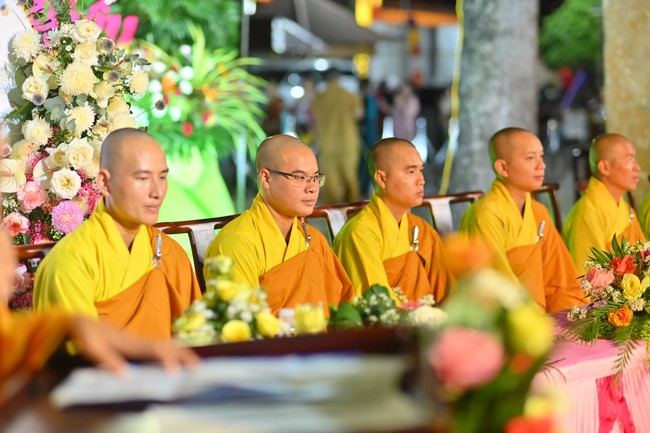 Ullambana Ceremony holding by Hieu and Thuong Group