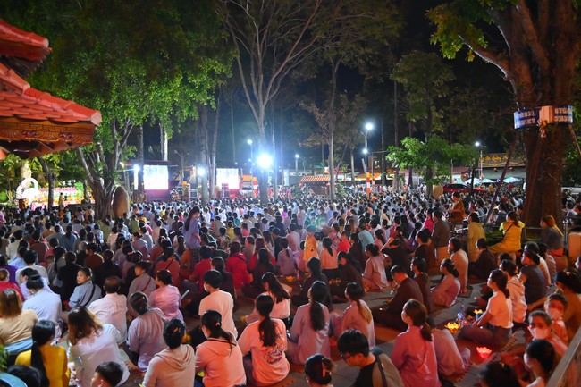 Ullambana Ceremony holding by Hieu and Thuong Group