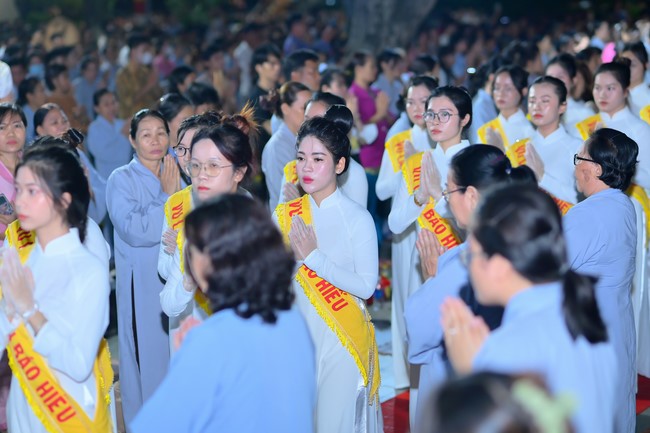 Ullambana Ceremony holding by Hieu and Thuong Group