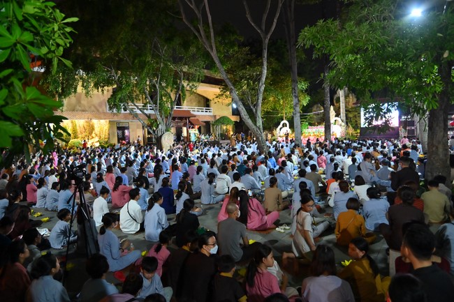 Ullambana Ceremony holding by Hieu and Thuong Group