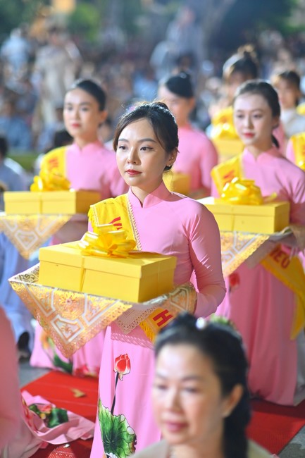 Ullambana Ceremony holding by Hieu and Thuong Group