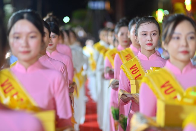 Ullambana Ceremony holding by Hieu and Thuong Group