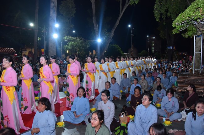 Ullambana Ceremony holding by Hieu and Thuong Group