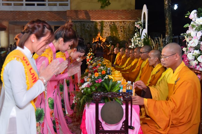 Ullambana Ceremony holding by Hieu and Thuong Group