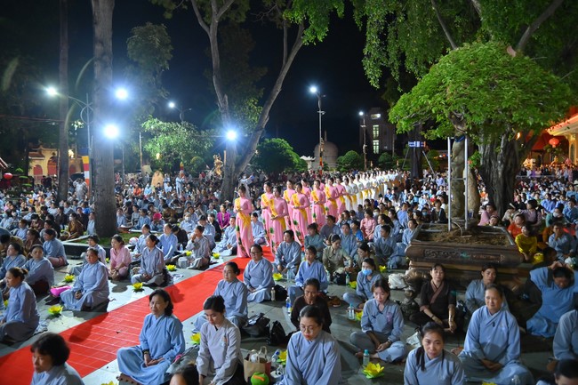 Ullambana Ceremony holding by Hieu and Thuong Group