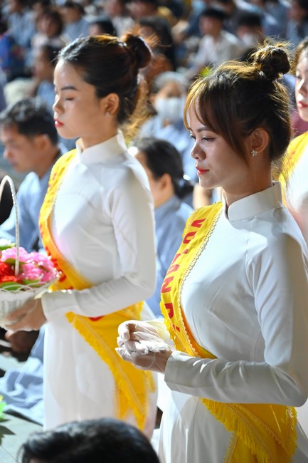 Ullambana Ceremony holding by Hieu and Thuong Group