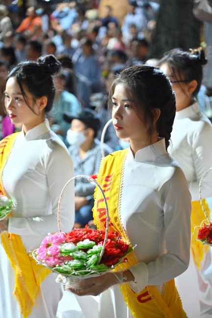 Ullambana Ceremony holding by Hieu and Thuong Group