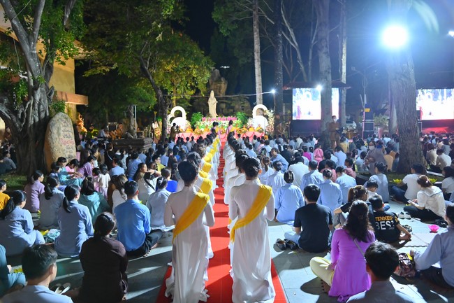 Ullambana Ceremony holding by Hieu and Thuong Group