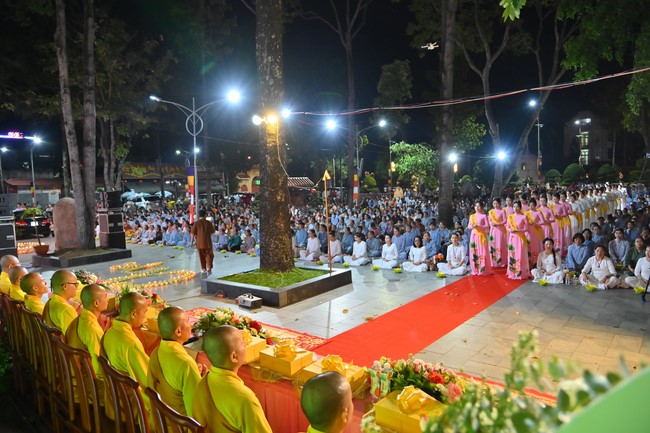 Ullambana Ceremony holding by Hieu and Thuong Group