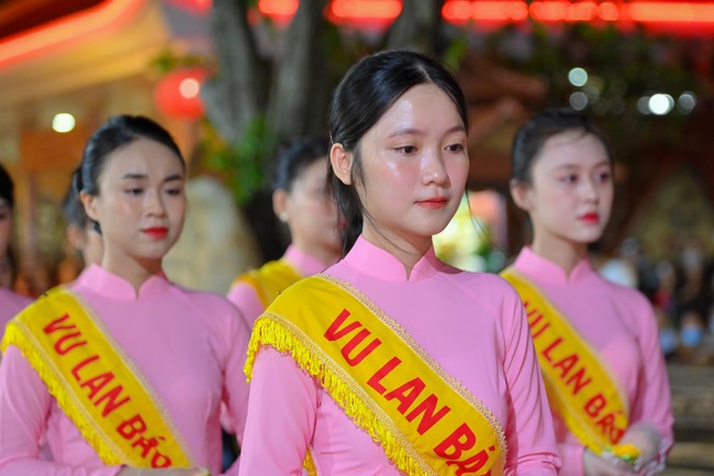 Ullambana Ceremony holding by Hieu and Thuong Group