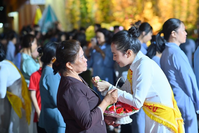 Ullambana Ceremony holding by Hieu and Thuong Group