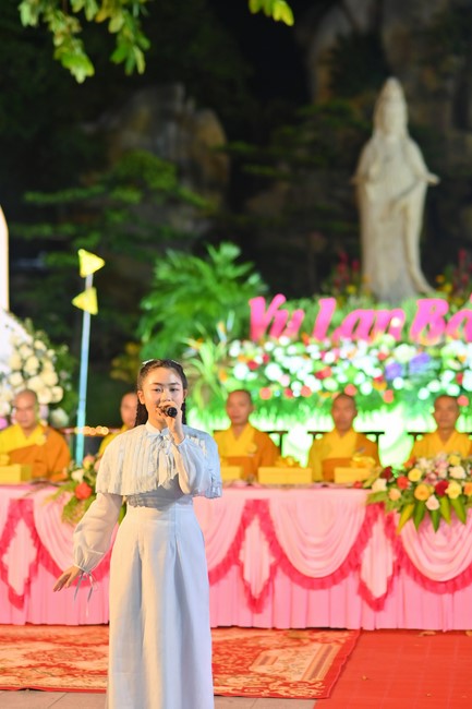 Ullambana Ceremony holding by Hieu and Thuong Group