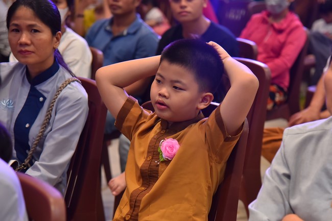 Performance night Drinking water, remembering its source on the Ullambana season