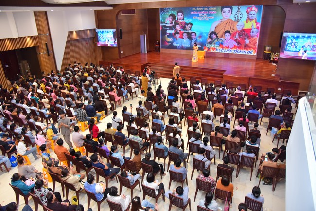 Performance night Drinking water, remembering its source on the Ullambana season