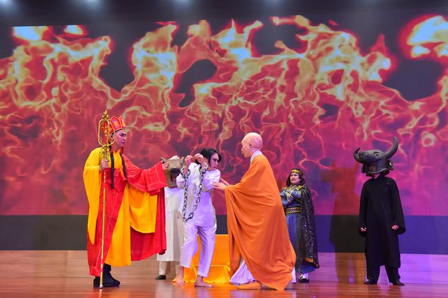 Performance night Drinking water, remembering its source on the Ullambana season