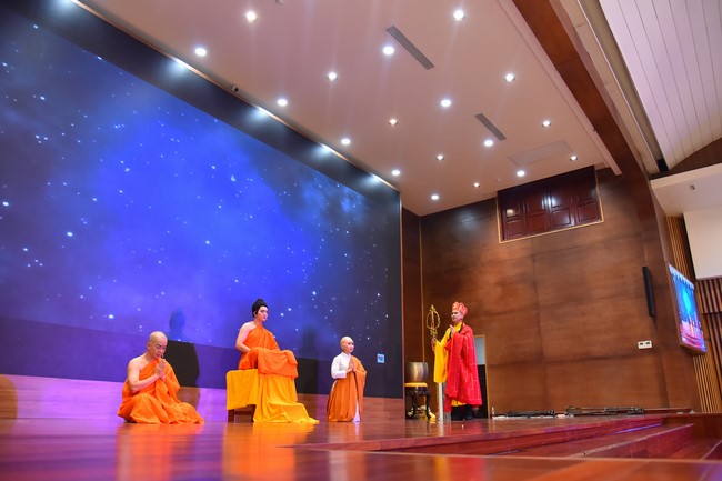 Performance night Drinking water, remembering its source on the Ullambana season