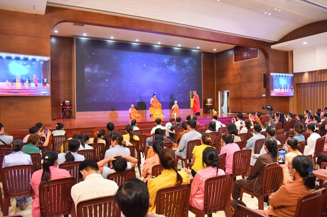 Performance night Drinking water, remembering its source on the Ullambana season