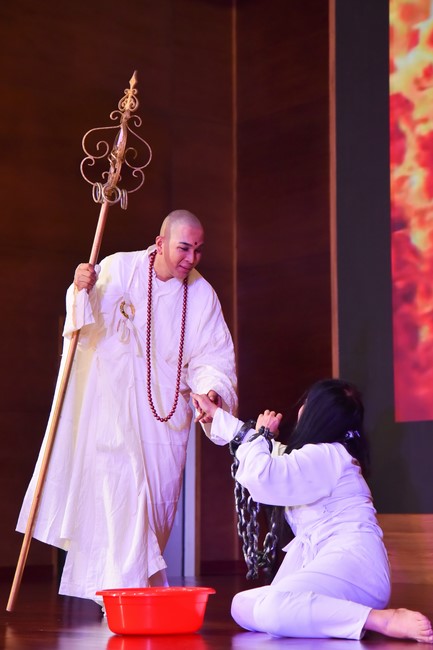 Performance night Drinking water, remembering its source on the Ullambana season