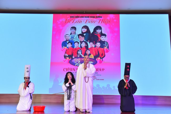 Performance night Drinking water, remembering its source on the Ullambana season