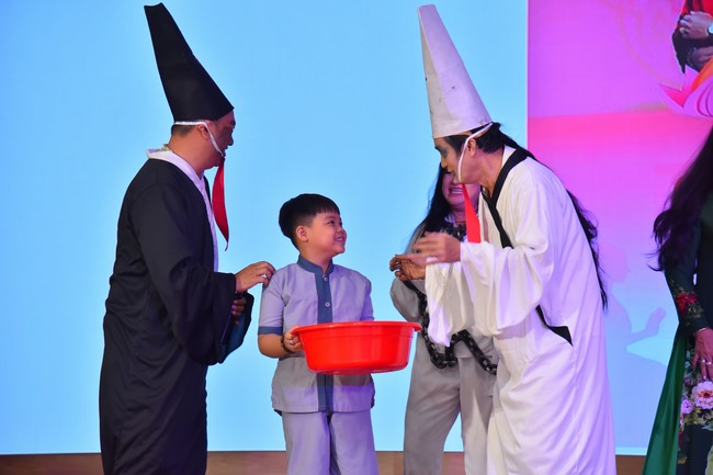 Performance night Drinking water, remembering its source on the Ullambana season