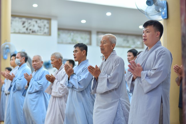 Prostrating five hundred names Bodhisattva Avalokitesvara