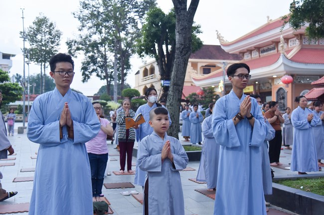 Prostrating five hundred names Bodhisattva Avalokitesvara