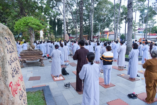 Prostrating five hundred names Bodhisattva Avalokitesvara