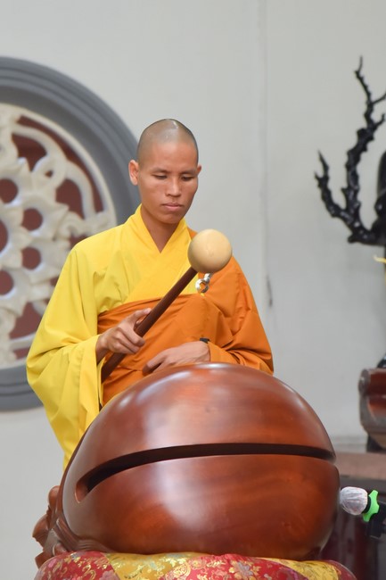 Prostrating five hundred names Bodhisattva Avalokitesvara