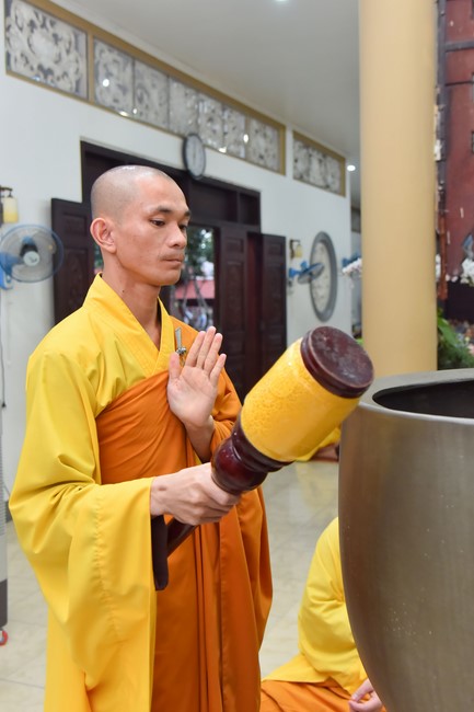 Prostrating five hundred names Bodhisattva Avalokitesvara