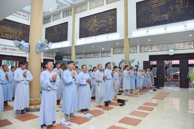 Prostrating five hundred names Bodhisattva Avalokitesvara