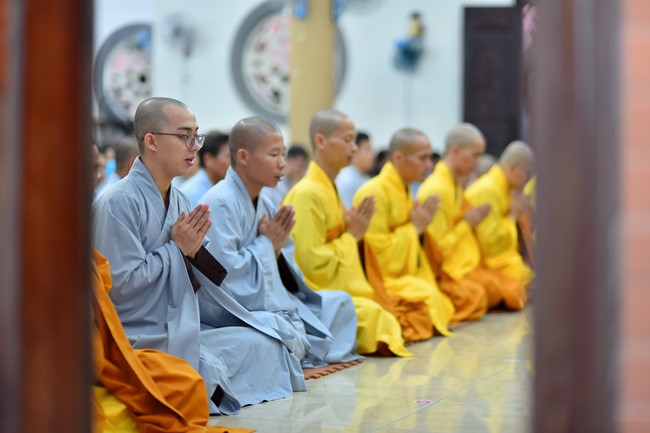 Prostrating five hundred names Bodhisattva Avalokitesvara