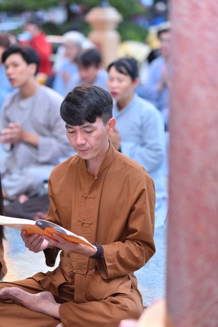 Prostrating five hundred names Bodhisattva Avalokitesvara