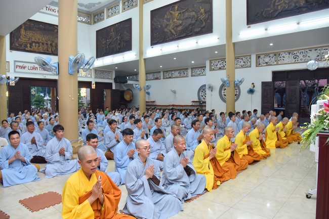 Prostrating five hundred names Bodhisattva Avalokitesvara