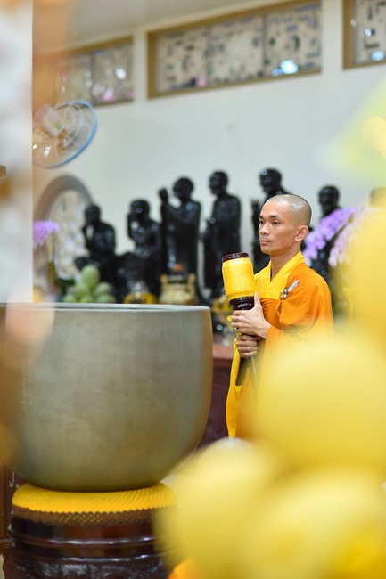 Prostrating five hundred names Bodhisattva Avalokitesvara