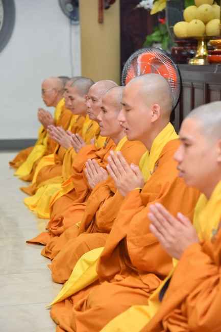 Prostrating five hundred names Bodhisattva Avalokitesvara