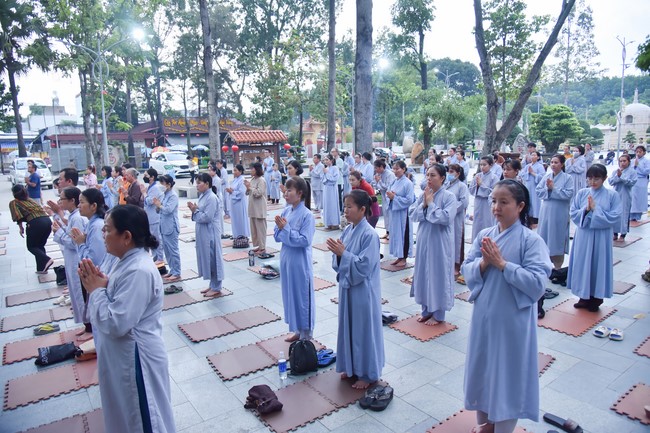 Prostrating five hundred names Bodhisattva Avalokitesvara