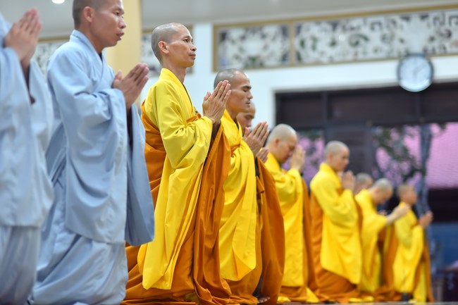 Prostrating five hundred names Bodhisattva Avalokitesvara